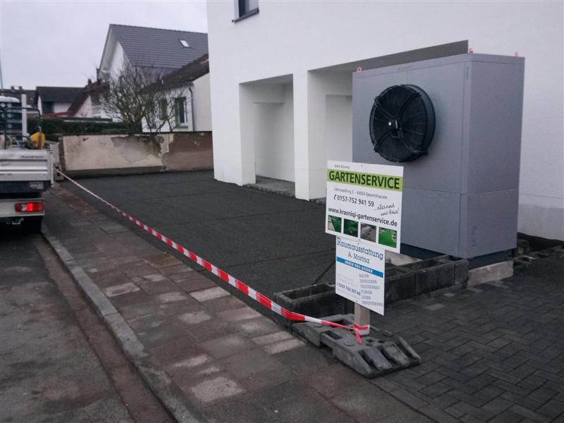 Neue Pflasterfläche am Haus
