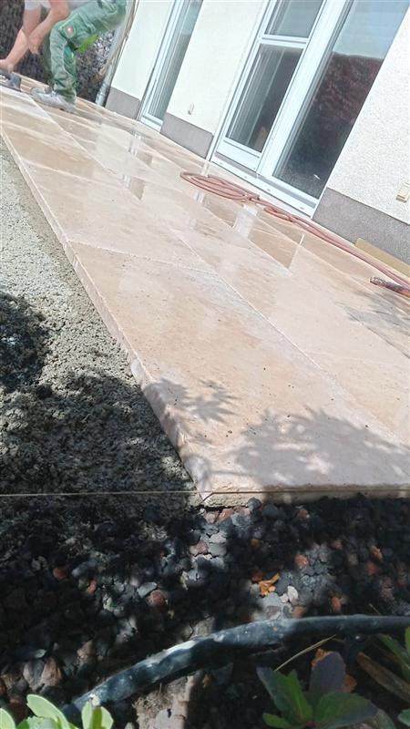 Verlegung der Terrassenplatten